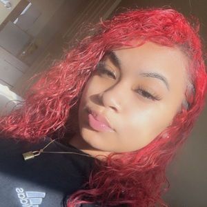Meet your Posher, Destanie